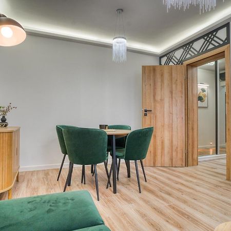 City Chic Retreat: Newly Renovated 1Br Apartment Bucureşti Ngoại thất bức ảnh