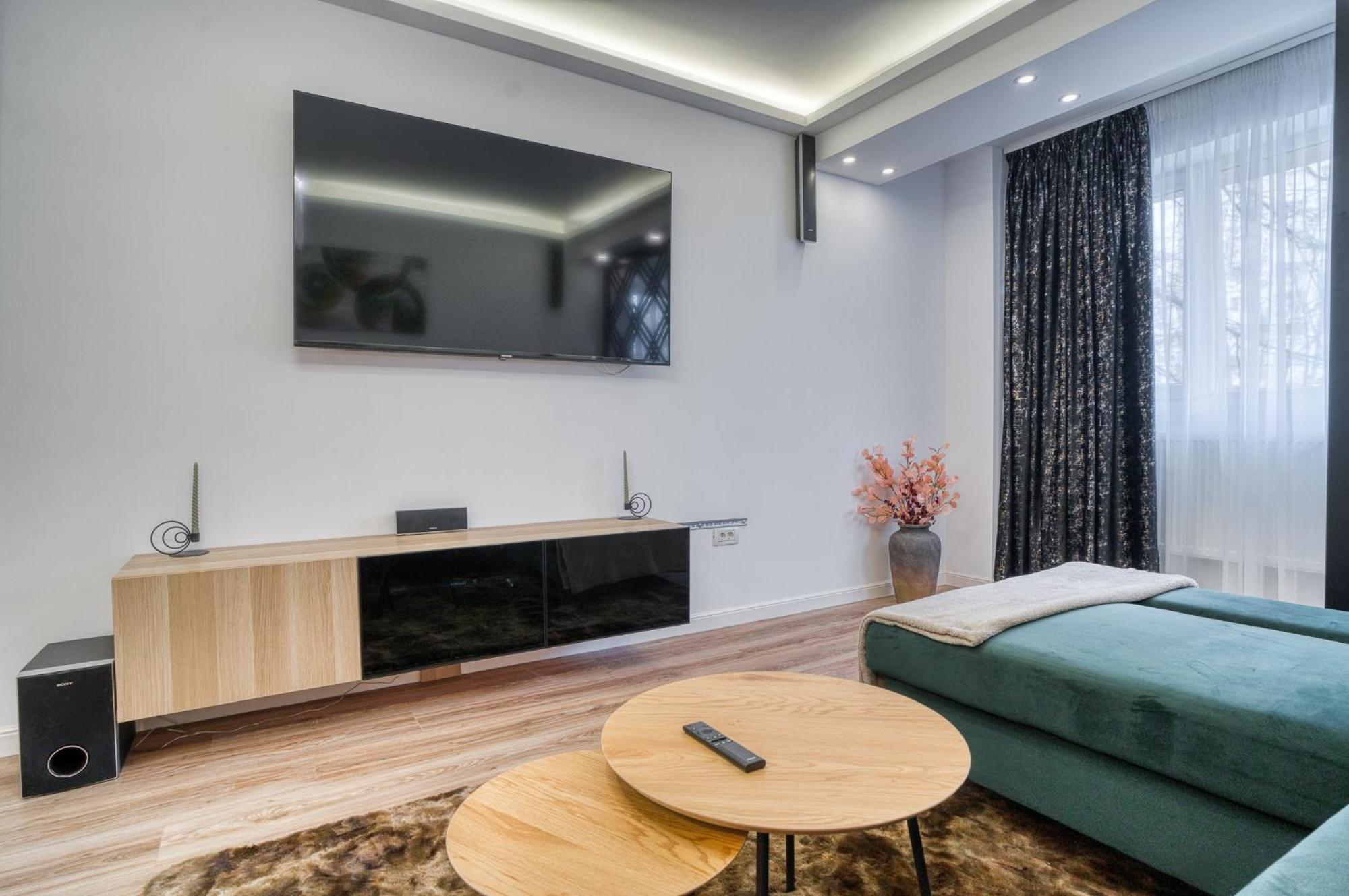 City Chic Retreat: Newly Renovated 1Br Apartment Bucureşti Ngoại thất bức ảnh