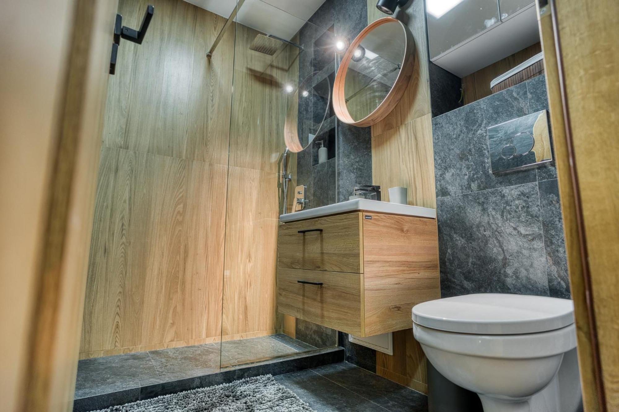 City Chic Retreat: Newly Renovated 1Br Apartment Bucureşti Ngoại thất bức ảnh